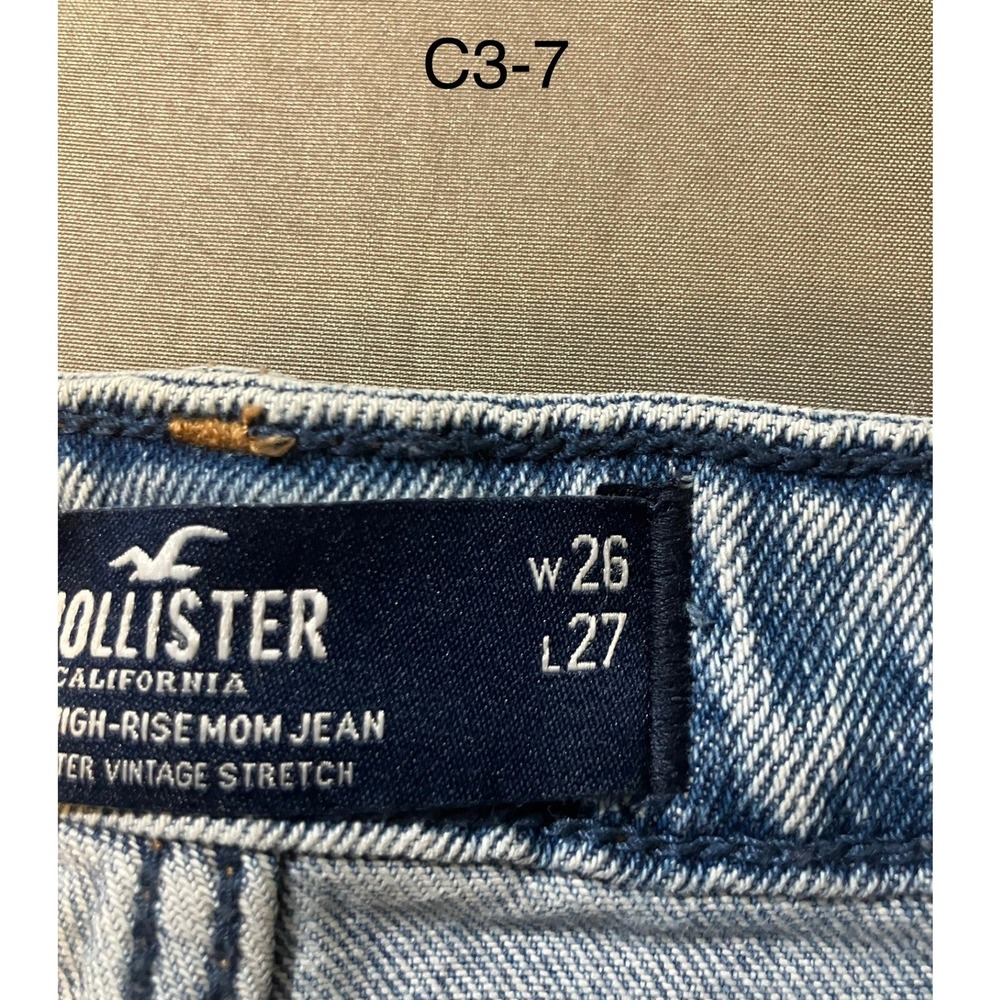 Hollister Ultra High Rise Mom Jean Light Wash Distressed Denim Womens Size 26x27 - Picture 3 of 4